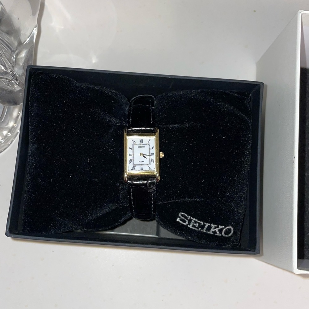 SEIKO Women’s Rectangular Slim Vintage Leather Band Watch